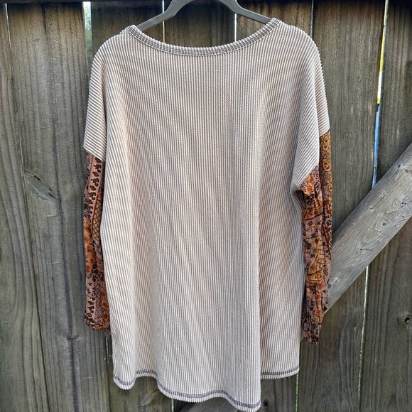 Lovely Melody Boho Mixed Media Ribbed Knit Lightweight Bubble Sleeve Sweater Top - Picture 7 of 7